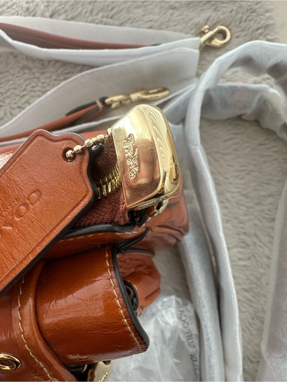 COACH Ashton Shoulder Crossbody Bag glazed leather IM/CINNAMON & 1 Cherry Charm